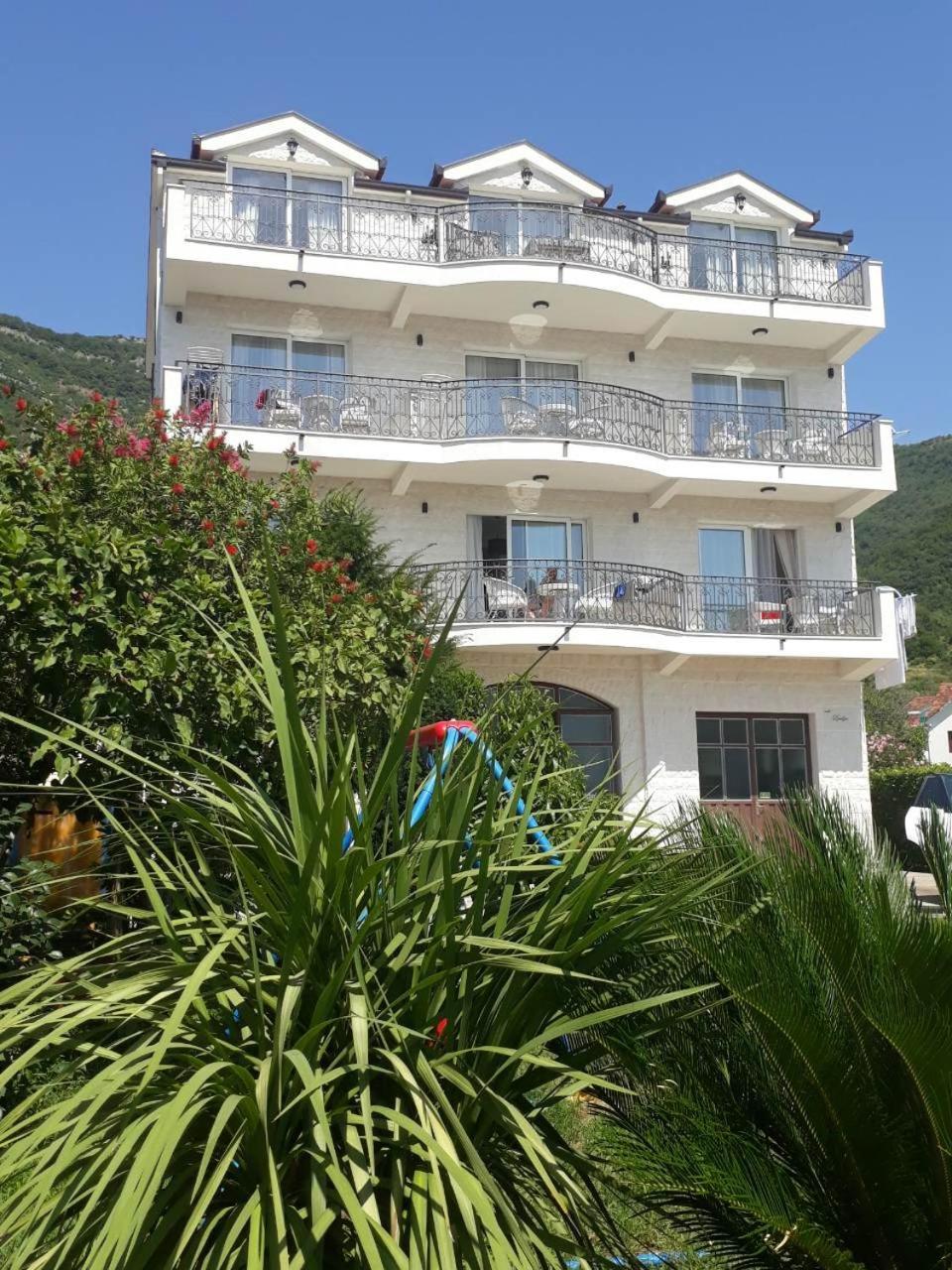 Villa Julia Baošići Bagian luar foto